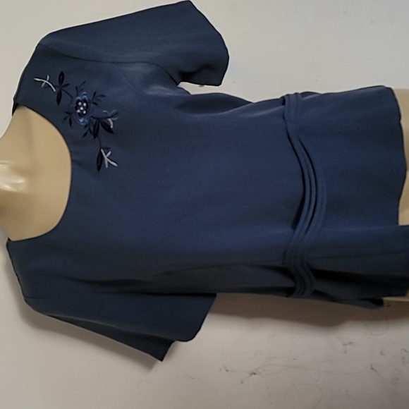 Size large blouse from Sheena - Picture 1 of 4